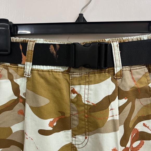 V.I.P. Camo Cargo Jogger Pants with Graffiti Print – Size Small - Picture 7 of 14